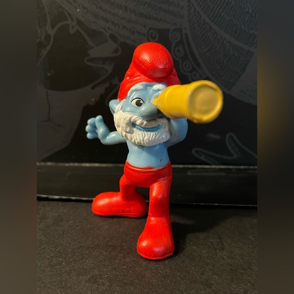 2011 McDonalds The Smurfs Papa Smurfs - Picture 1 of 5